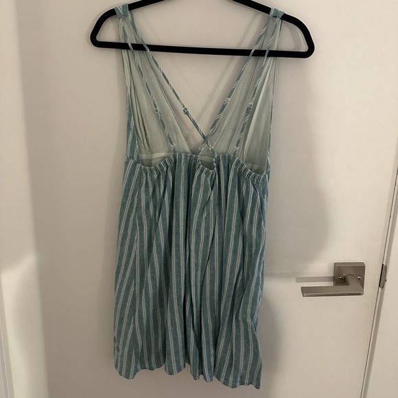 Urban Outfitters Breezy Plunging Linen Mini Dress, adjustable straps. Size Large - Picture 5 of 5